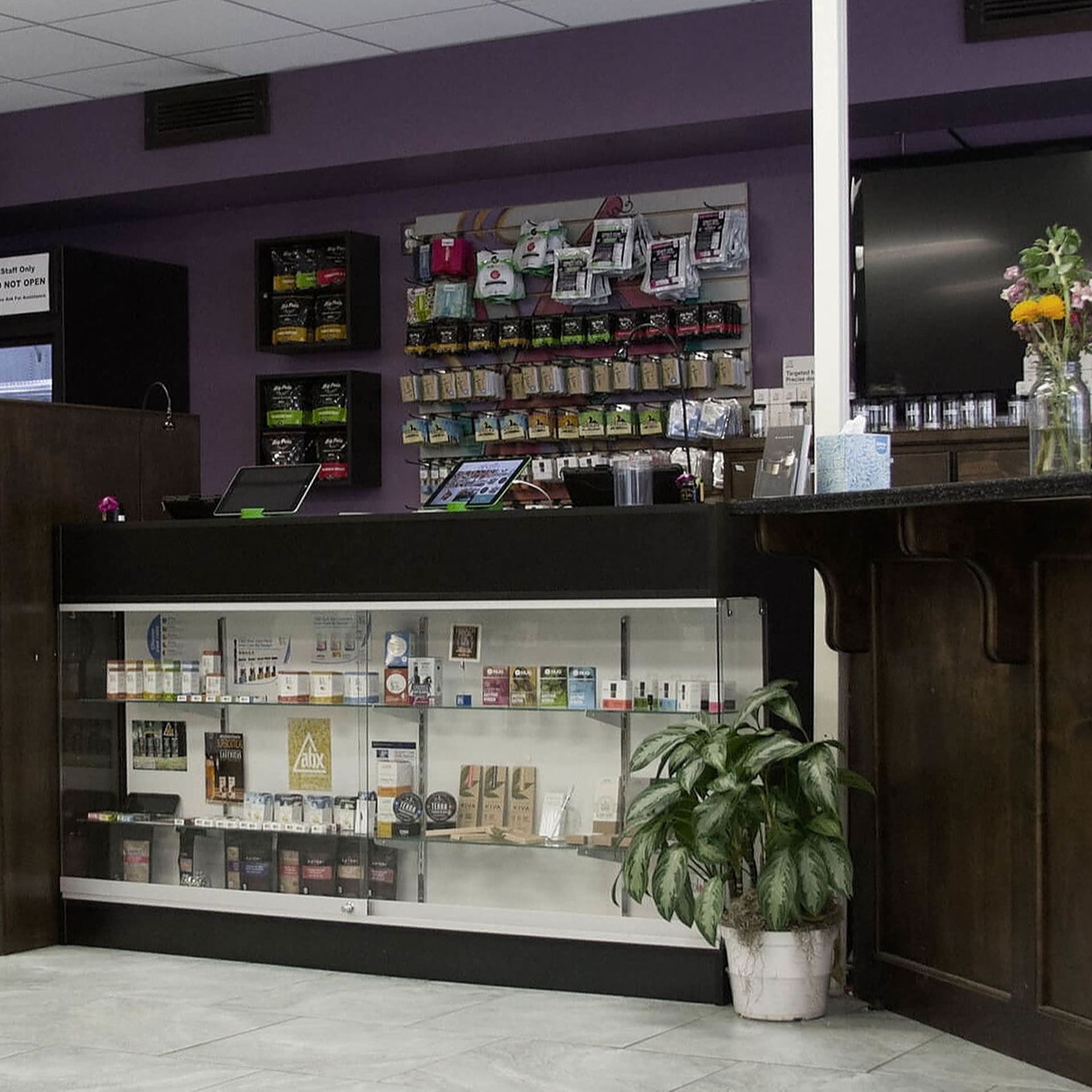 Abatin Wellness Center - Sacramento | Dispensary Menu, Reviews & Photos